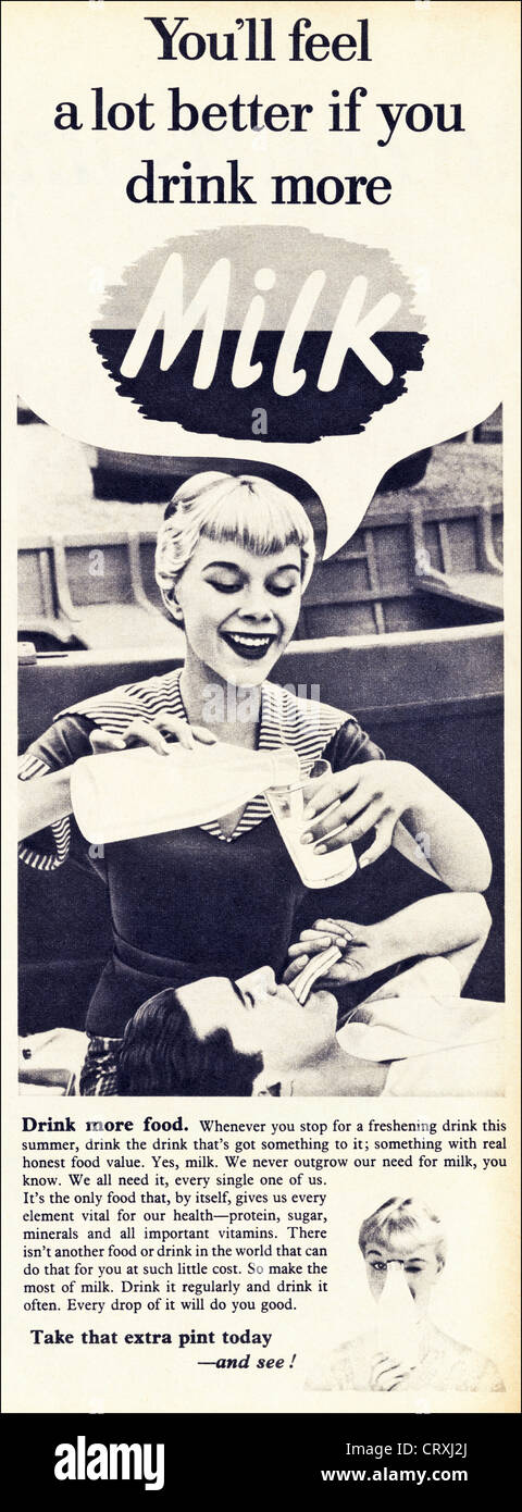 Original 1950er Jahre Vintage Printwerbung aus aktuellen englischen Zeitschriftenwerbung mehr Milch trinken Stockfoto