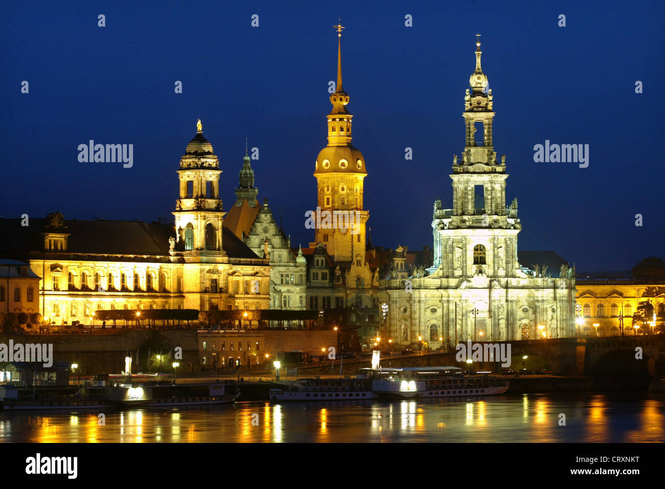 Der beleuchteten Dresdens Altstadt bei Nacht, Dresden Stockfoto