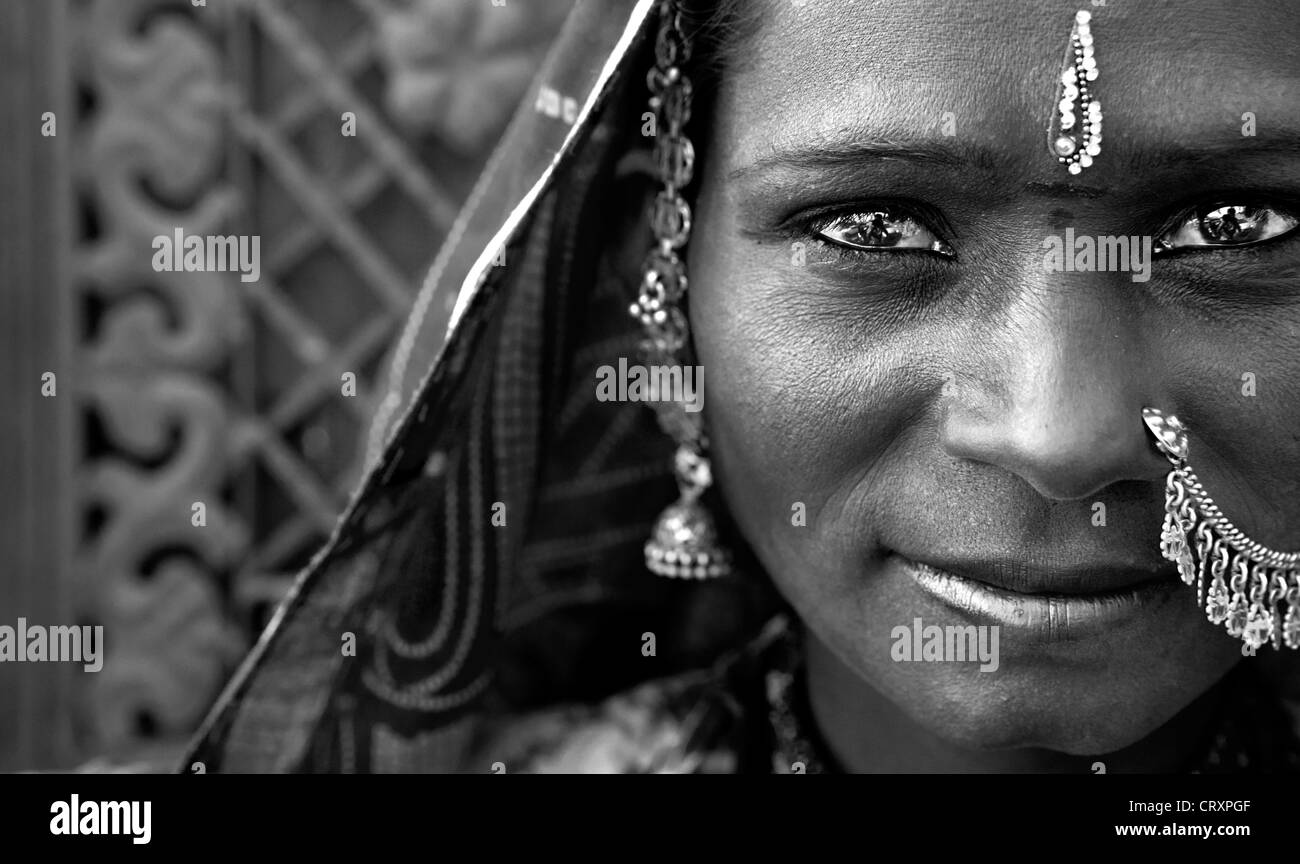 Porträt von Indien Rajasthan Frau schwarz / weiß Stockfoto