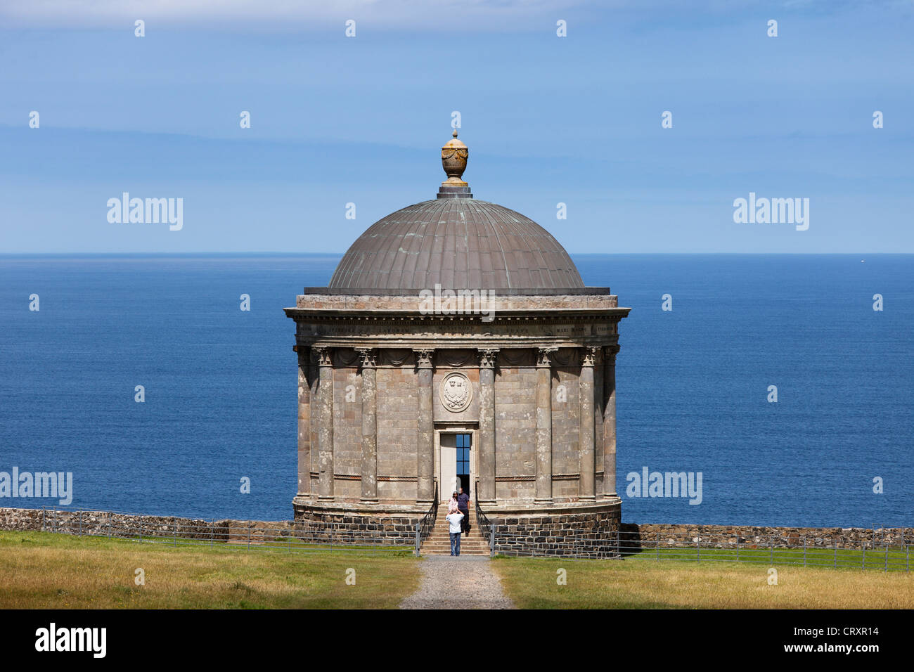 Großbritannien, Nordirland, County Derry, Ansicht von Mussenden Temple Stockfoto