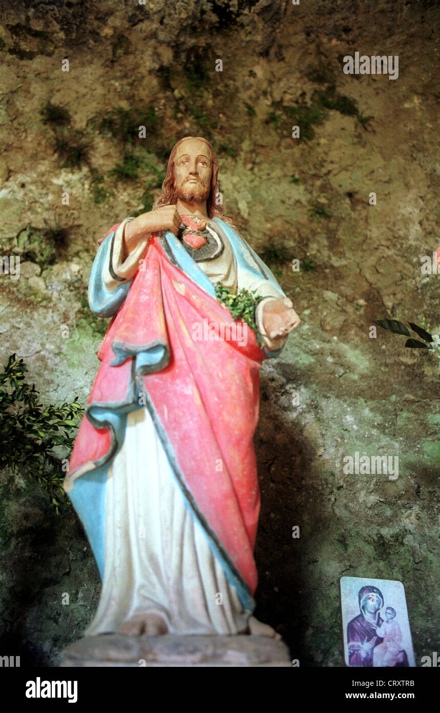 Jesus-Statue in einer Höhle in der Ardèche, Frankreich Stockfoto