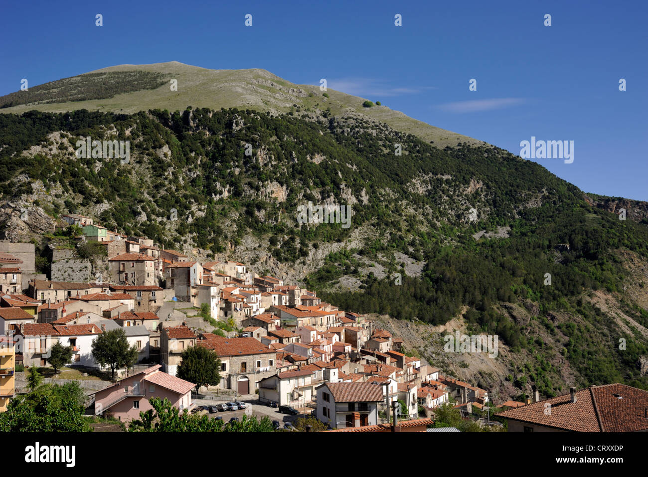 Italien, Basilicata, Nationalpark Appennino Lucano, Castelsaraceno und Mount Raparo Stockfoto