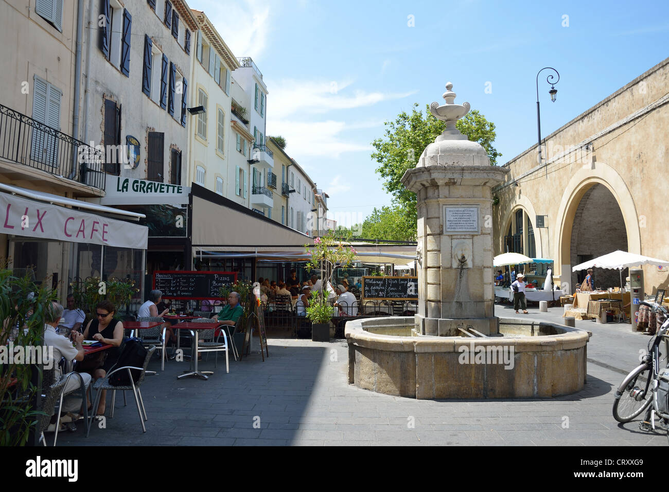 Cafés in Boulevard Aguillon, Veille Ville (Altstadt), Antibes, Côte d