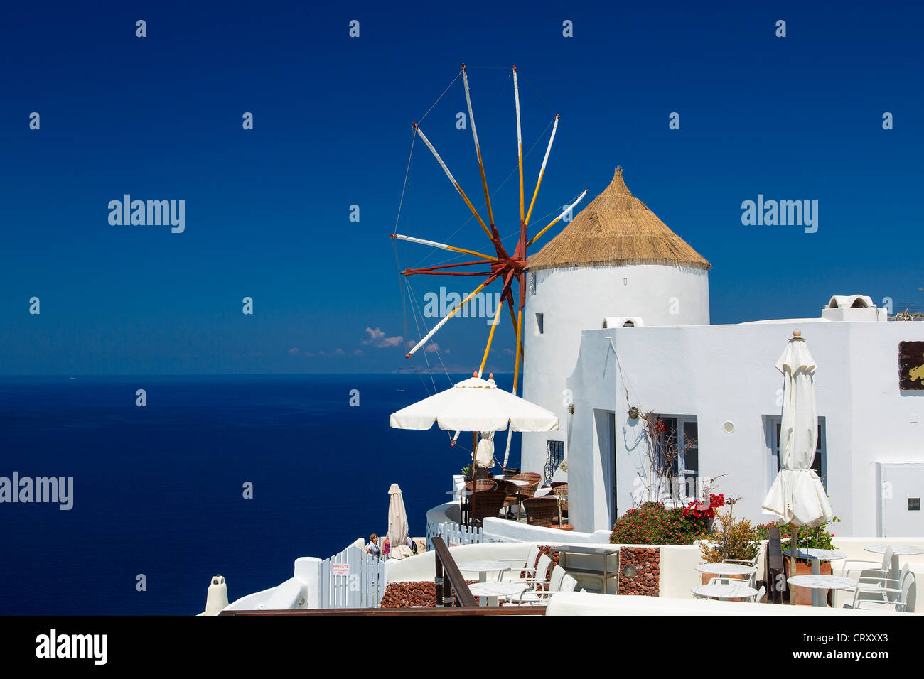 Santorini, Windmühle in Oia Stockfoto