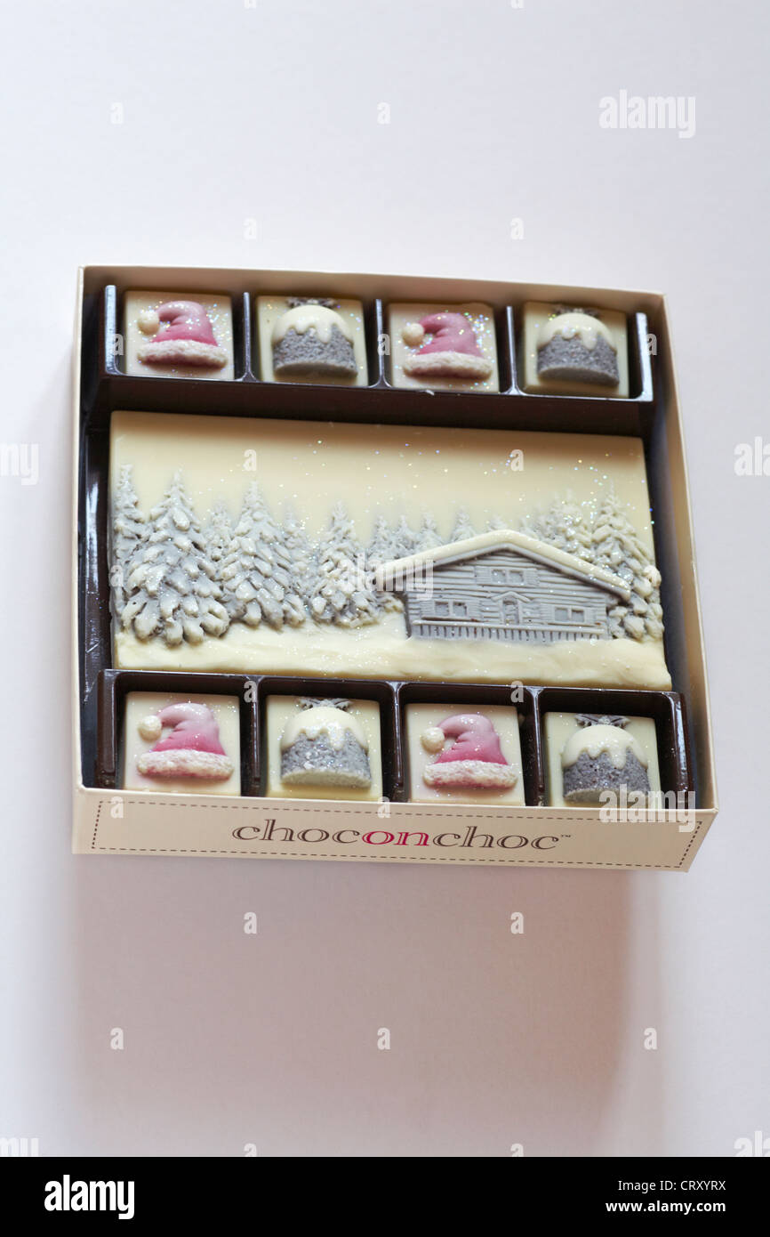 Choconchoc Luxus weiße Schokolade hausgemachte Schokolade dekoriert auf weißem Hintergrund Stockfoto