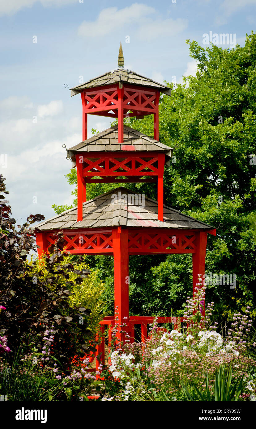 Pagode in Harlow Carr Gardens, Harrogate im japanischen Stil. Stockfoto