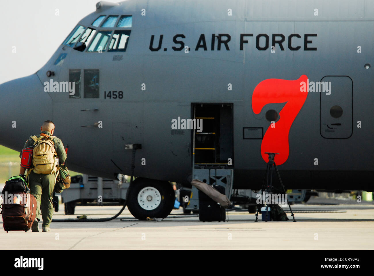 C-130-Navigator Major Ryan S. David, einer von vier Besatzungsmitgliedern, die am 1. Juli 2012 getötet wurden, nachdem ihre C-130 bei der Bekämpfung von Waldbränden in South Dakota abgestürzt war. Stockfoto