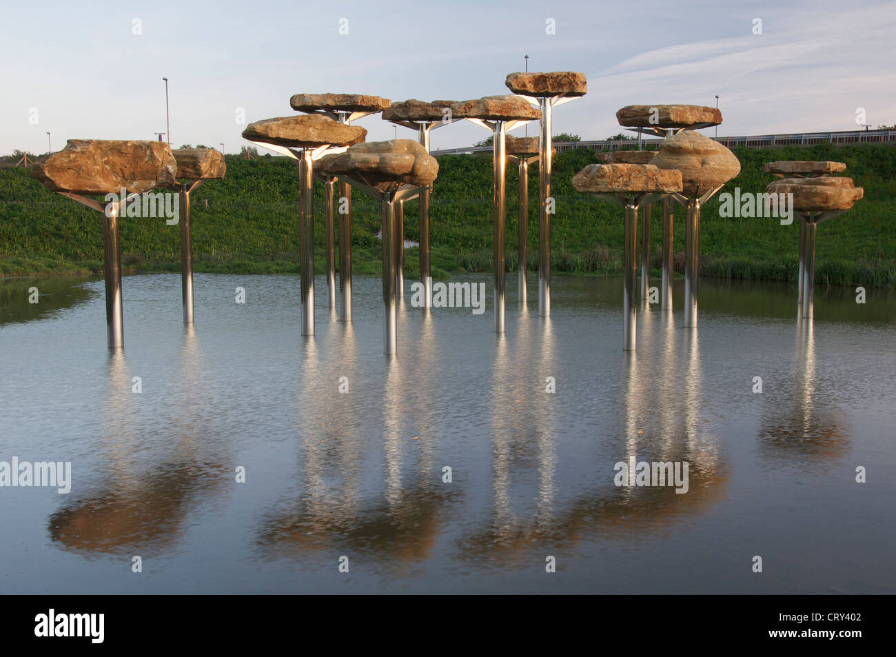 Jurassic Steinen, ein riesiges neues Kunstwerk in Weymouth, Veranstaltungsort für die 2012 Olympischen Segel-Events. Bildhauers Richard Harris. Dorset, England, Vereinigtes Königreich. Stockfoto