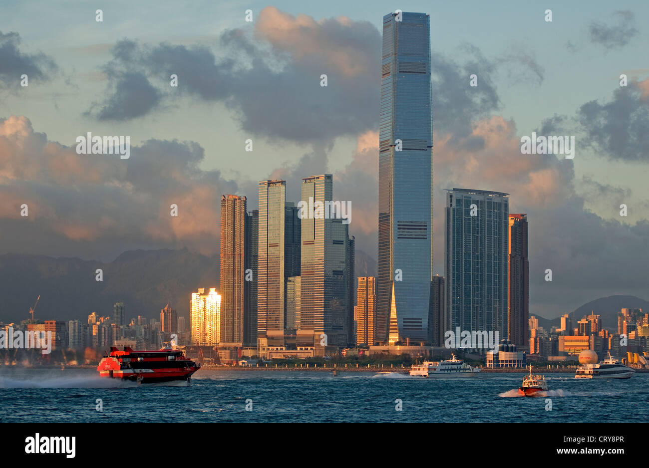 Die neue Skyline von Kowloon und das höchste Gebäude in Hong Kong, The International Commerce Center ICC, Hong Kong, China. Stockfoto