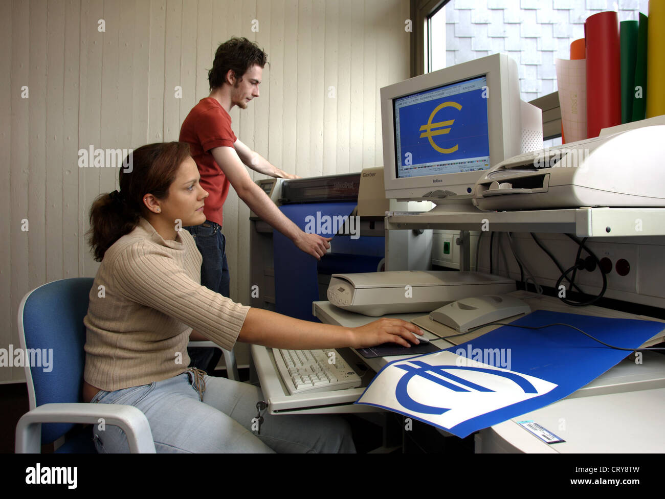 Auszubildenden zu unterzeichnen und Neon unterzeichnen Hersteller Stockfoto