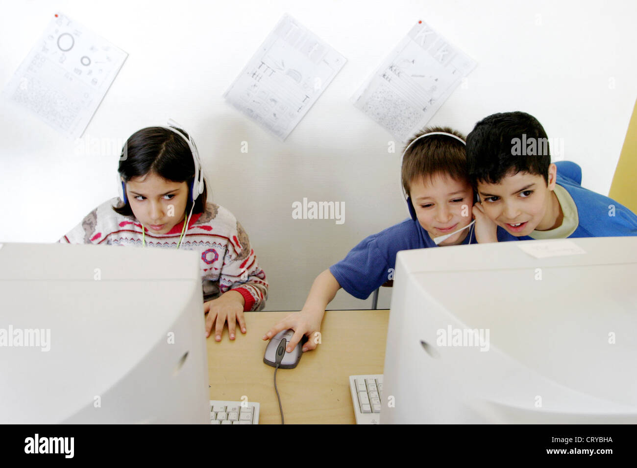 Computerkurs für Kinder in der Grundschule Stockfoto