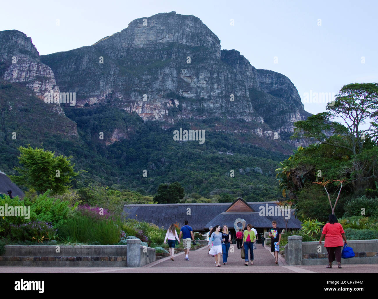 Besucher zu einem Spaziergang in den Botanischen Garten von Kirstenbosch Stockfoto