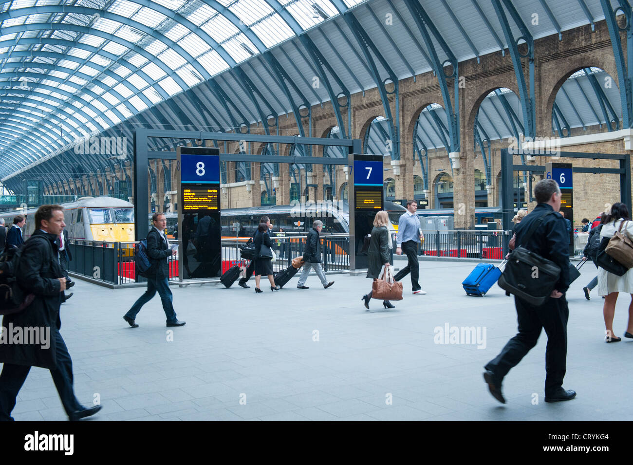 London Kings Cross Station Plattform Grand Central Bahnhof 7&8 Zug Ostküste nach Edinburgh