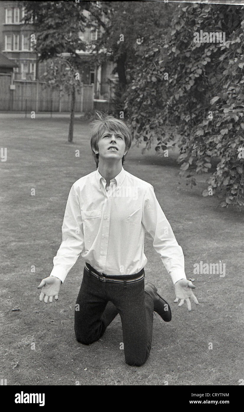 005567 - David Bowie in Paddington, London 1968 Stockfoto