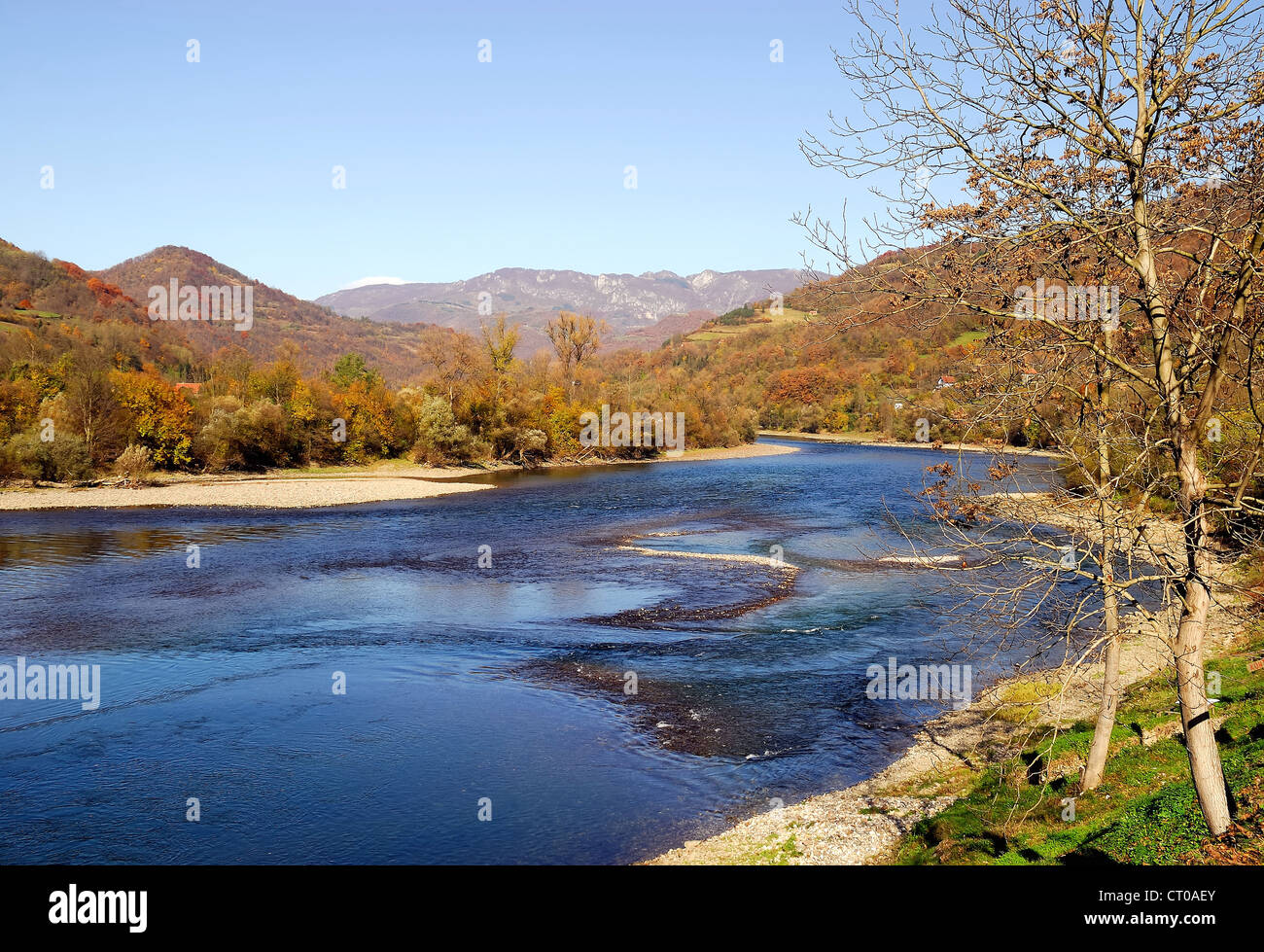 Serbien: der Fluss Drina markiert TheSerbian-bosnischen Grenze. Stockfoto