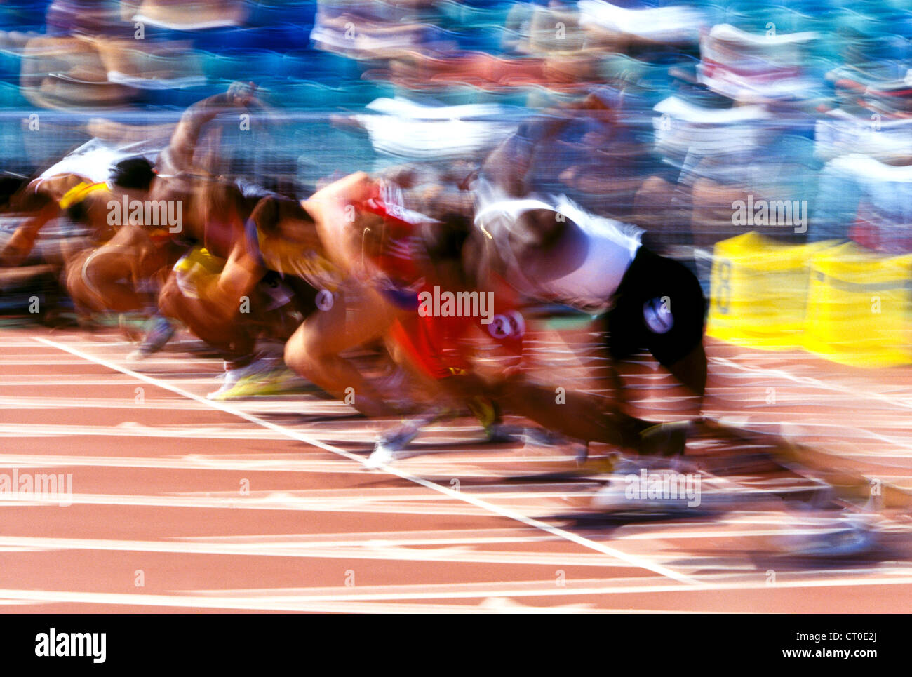 Beginn der Leichtathletik 100 Meter Sprint Start. Stockfoto