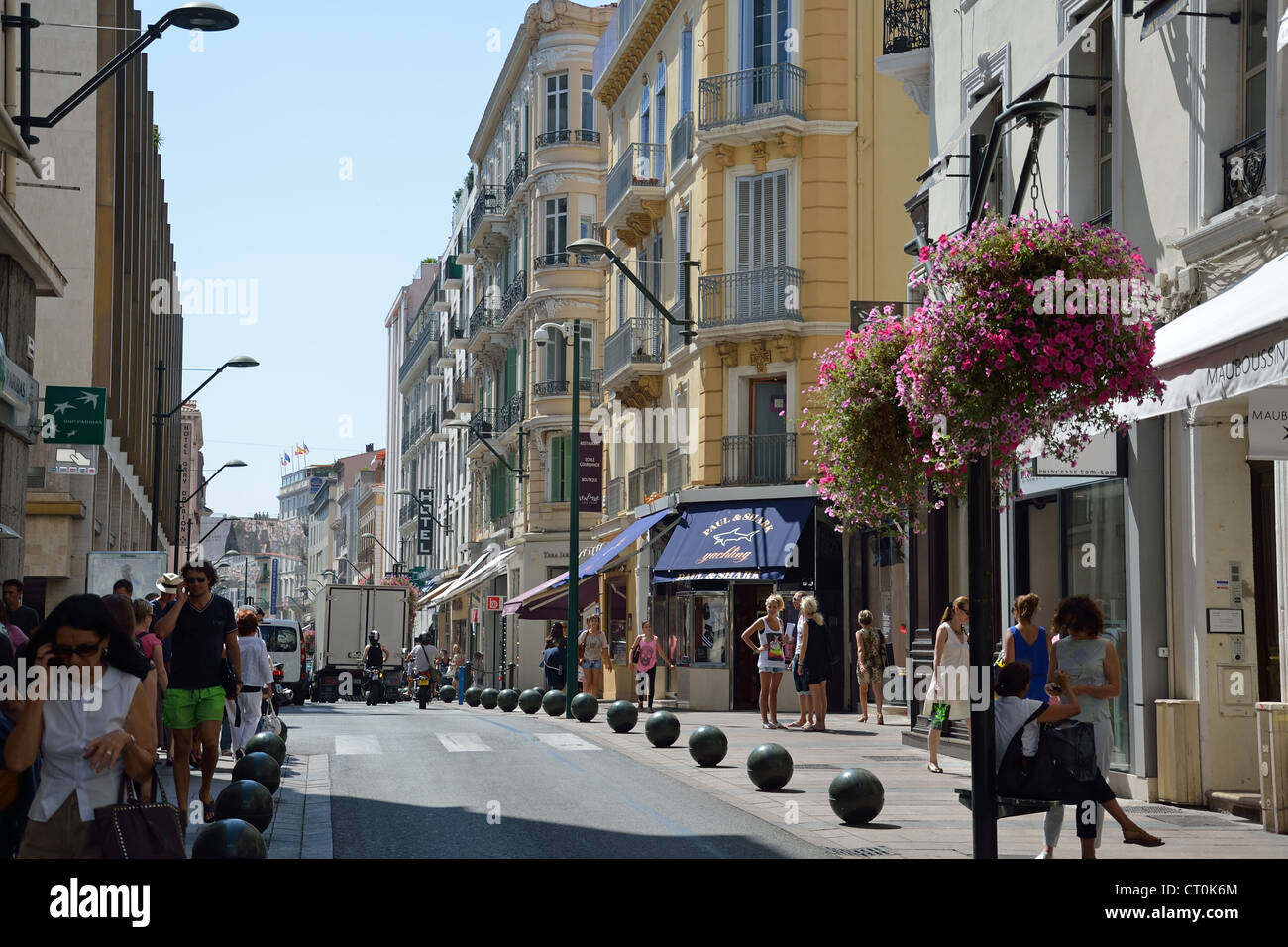 Rue d ' Antibes (Einkaufsstraße), Cannes, Côte d ' Azur, Alpes-Maritimes, Provence-Alpes-Côte d ' Azur, Frankreich Stockfoto