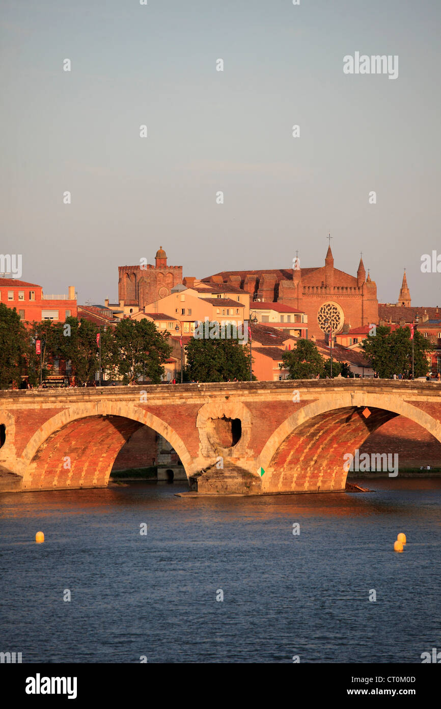Frankreich, Midi-Pyrénées, Toulouse, Pont Neuf, Brücke, Fluss Garonne, Skyline, Stockfoto
