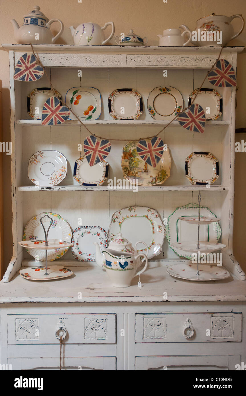 Englische Anrichte Landhausstil oder Kommode in eine Teestube in großen Witley, Worcestershire Stockfoto