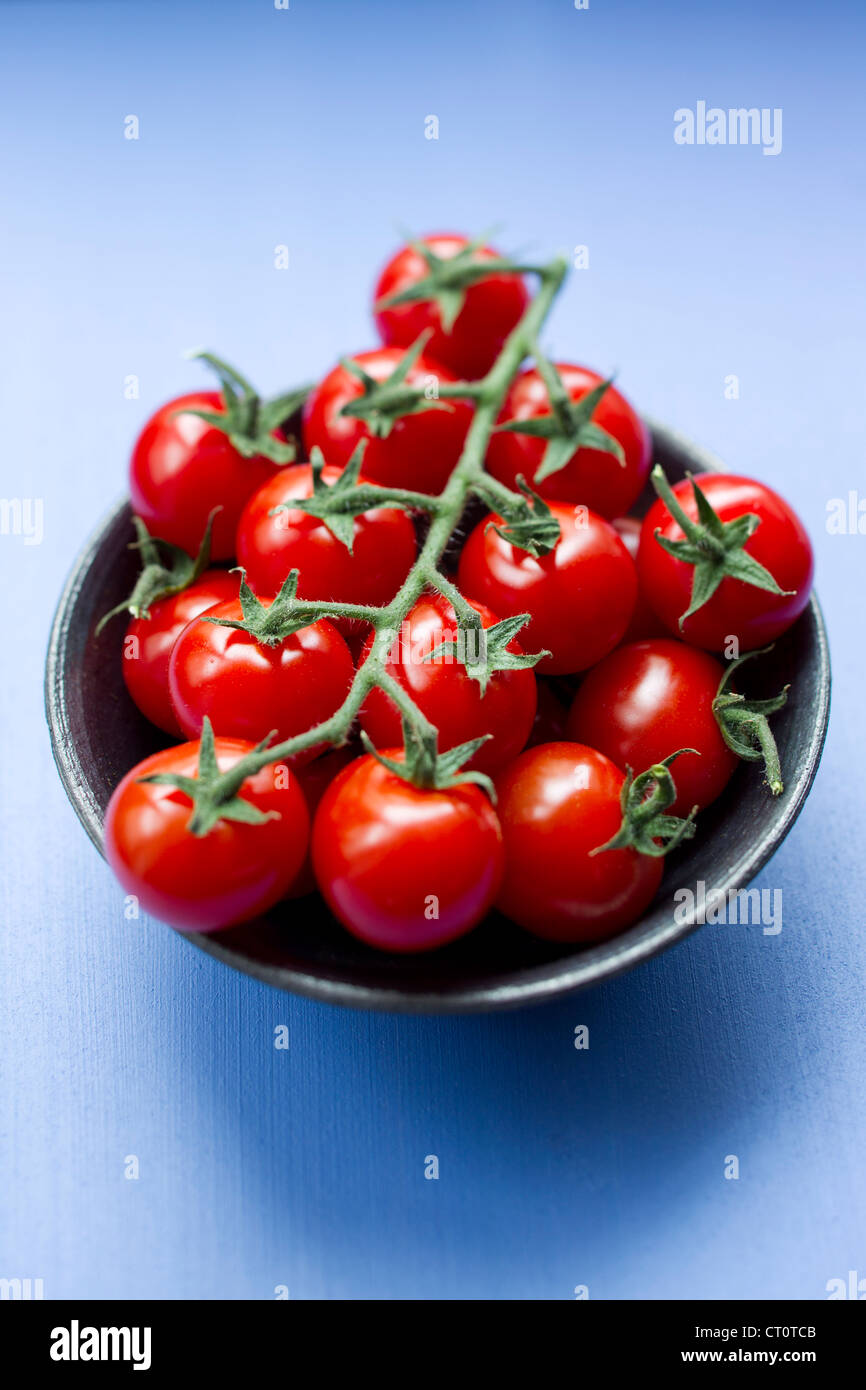 Nahaufnahme von Schüssel mit Cherry-Tomaten Stockfoto
