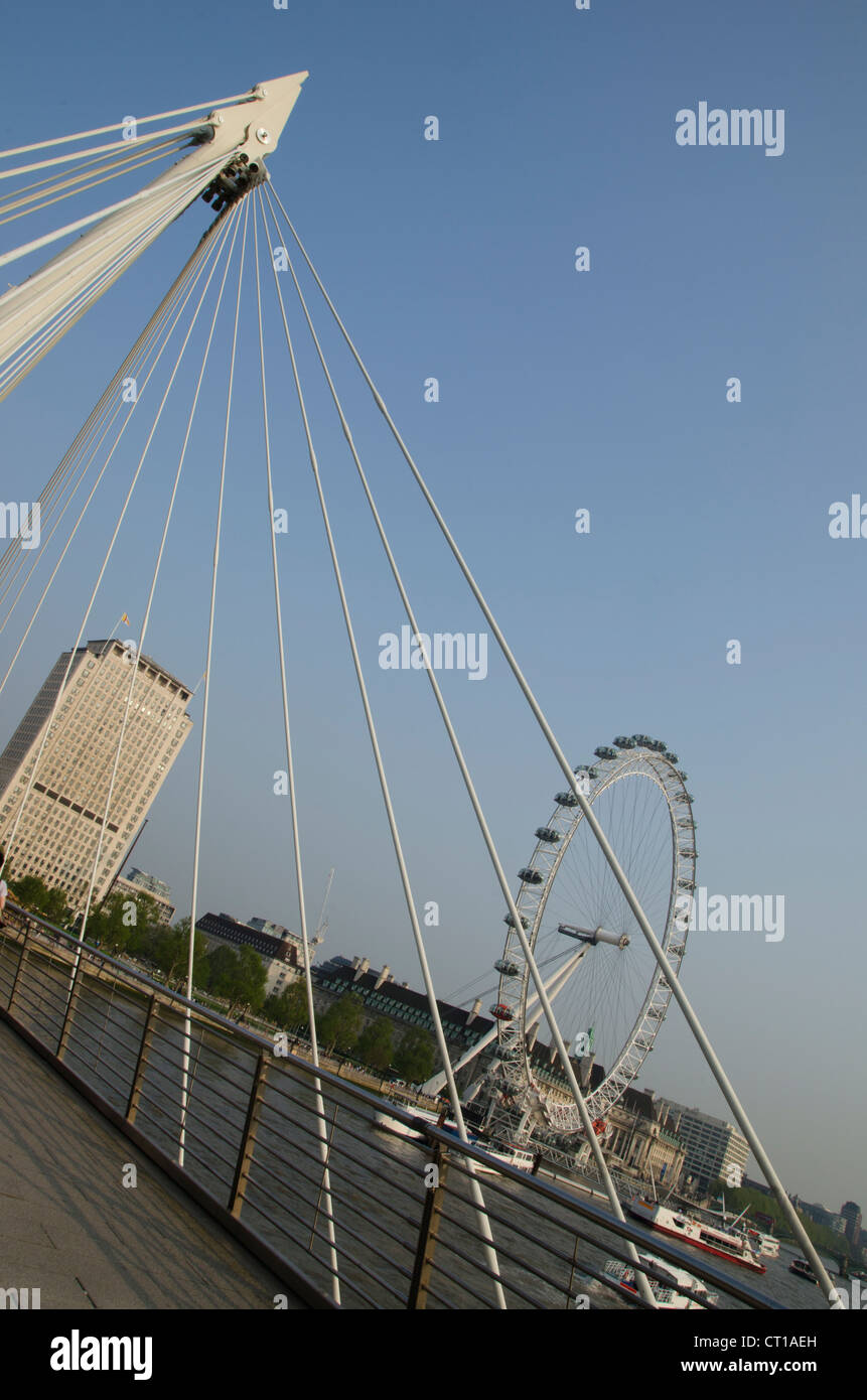 Fußgängerzone Weg auf New Hungerford Bridge, Charing Cross Stockfoto