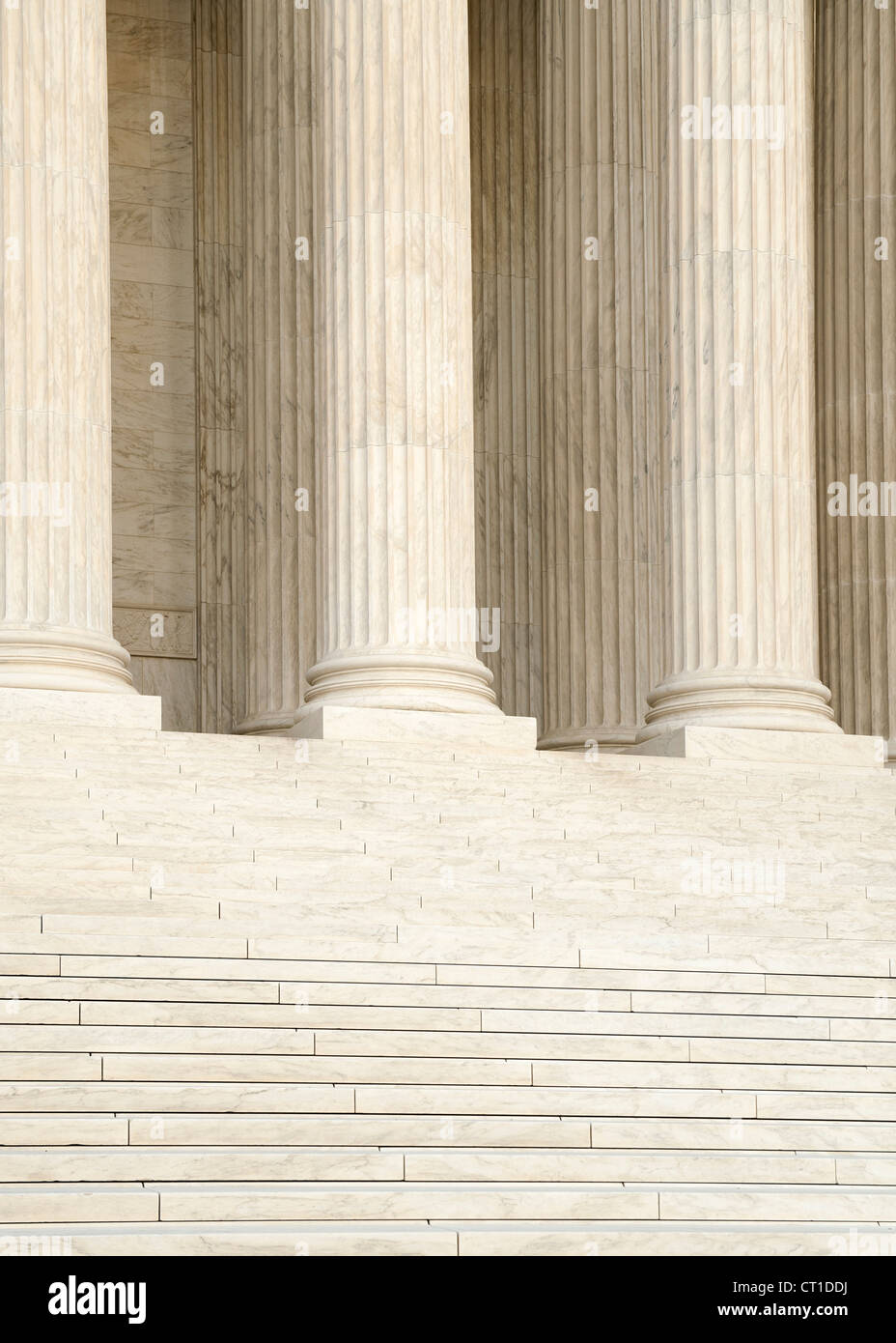 Stufen und Spalten des United States Supreme Court Gebäude in Washington DC, USA. Stockfoto