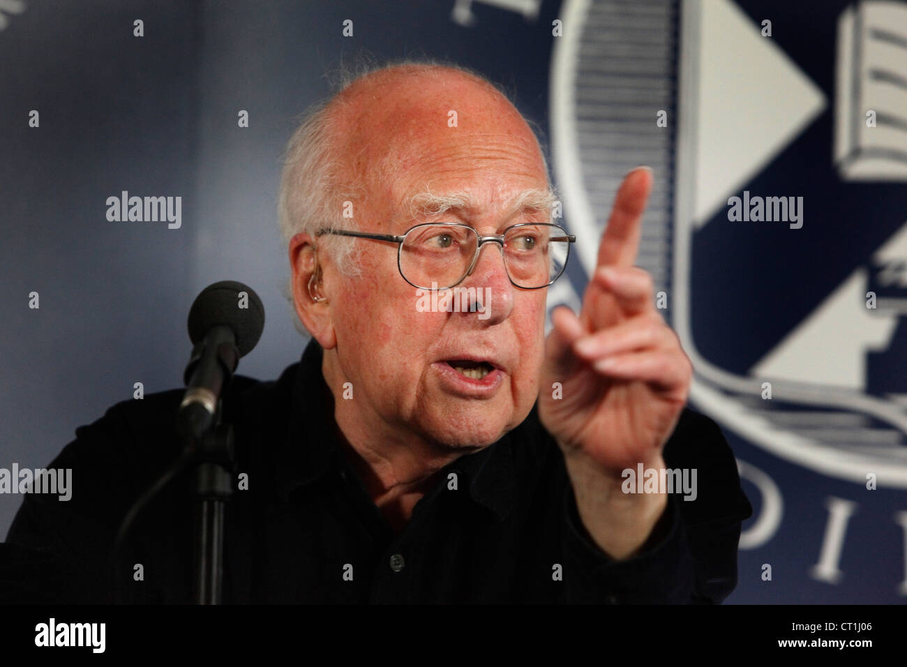 Professor Peter Higgs an der Universität Edinburgh Pressekonferenz Stockfoto