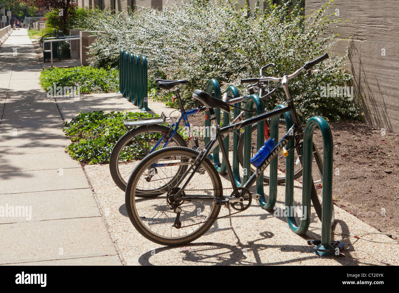 Öffentliche Fahrradständer Stockfotos und -bilder Kaufen - Alamy