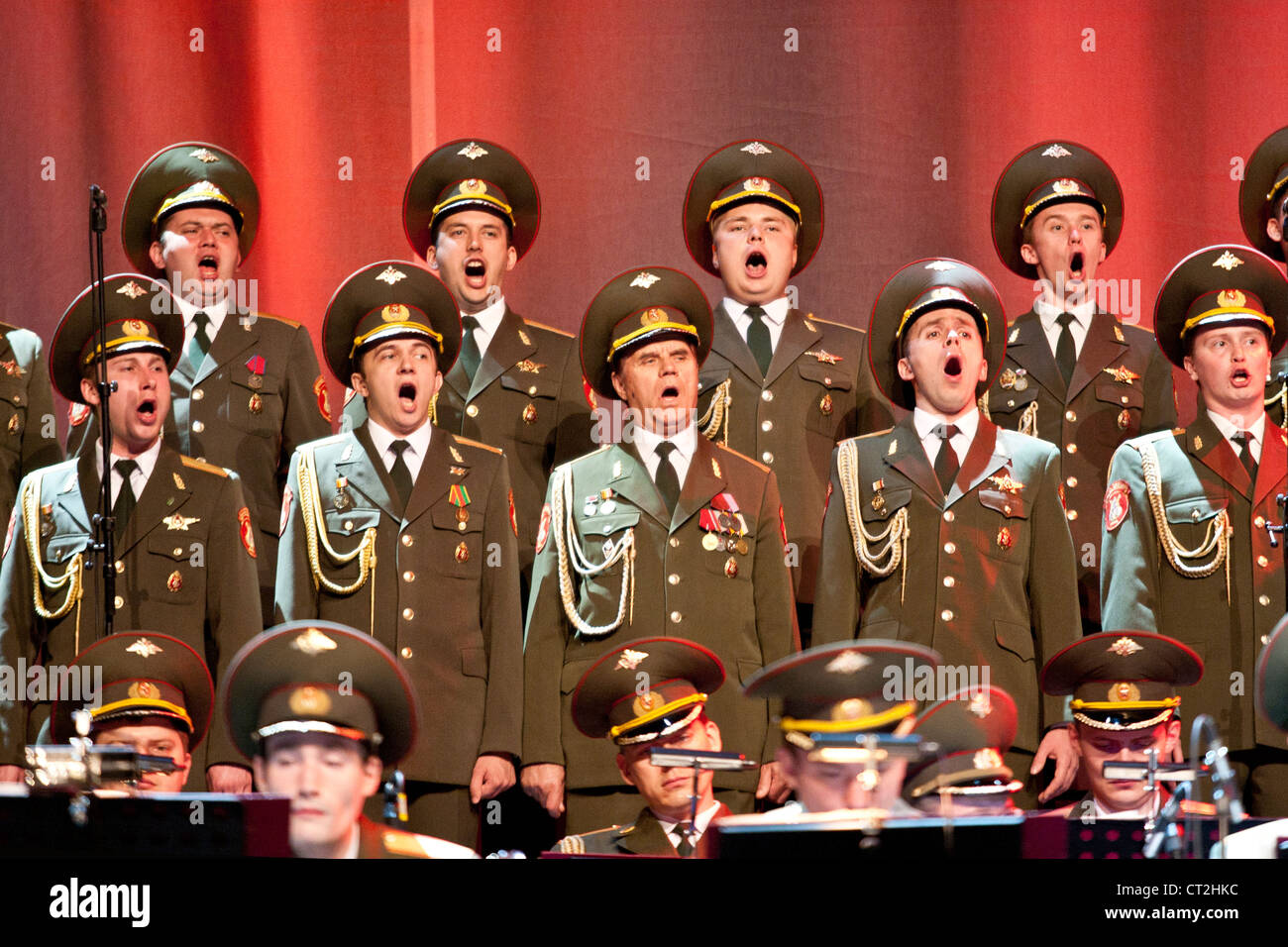Alexandrow-Ensemble der russischen Roten Armee Chor führt Konzert in  Budapest, Ungarn 5. Juni 2012 Stockfotografie - Alamy