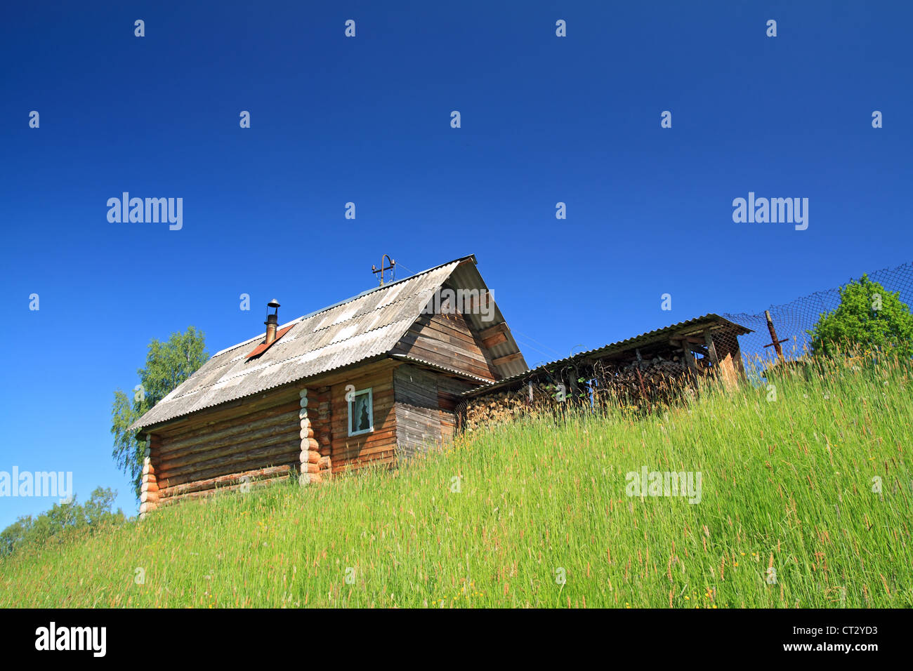 Landhaus nicht niedrigen Hügel Stockfoto