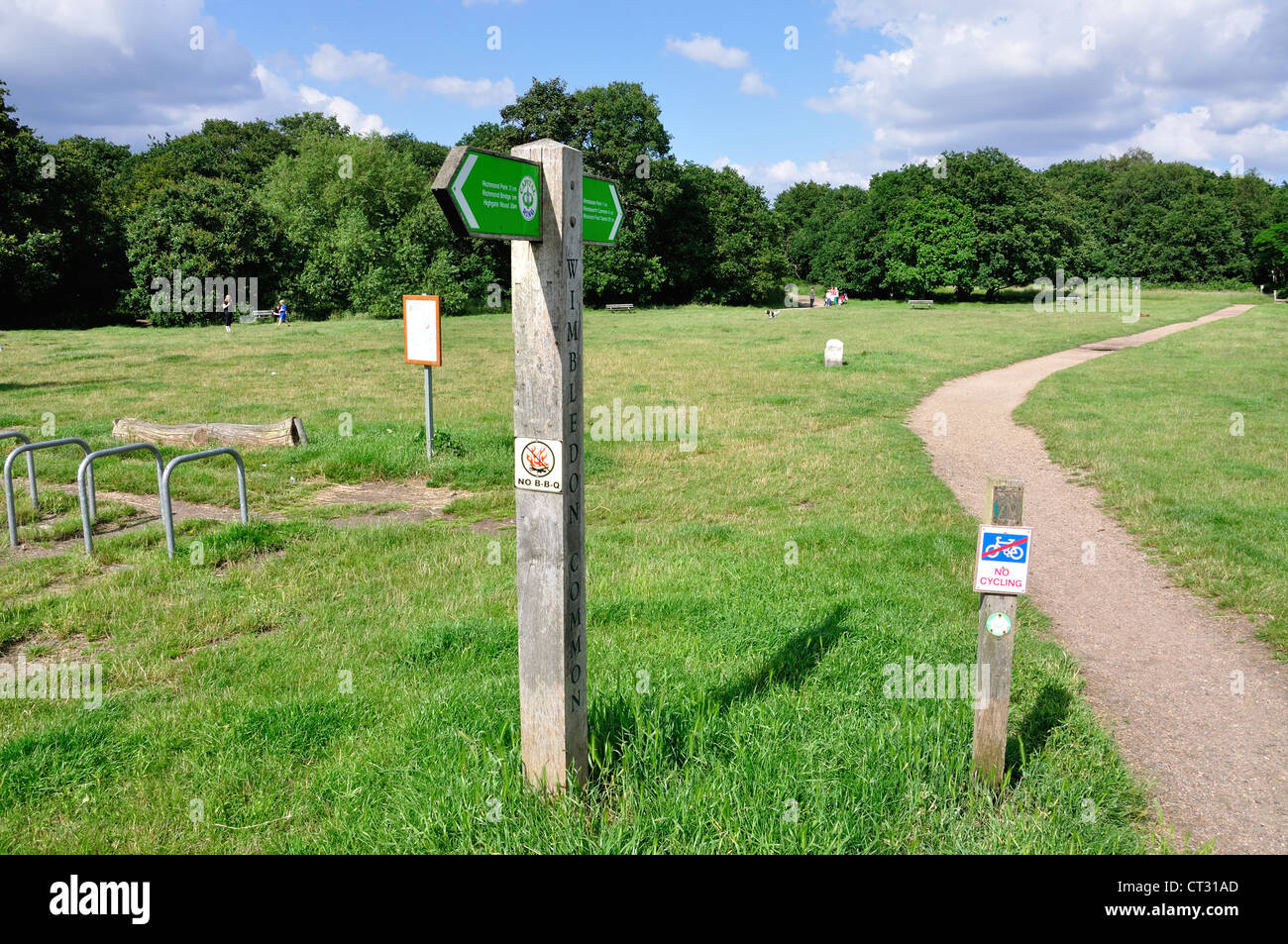 Holzschild post auf Wimbledon Common, Wimbledon, Merton Borough, Greater London, England, Vereinigtes Königreich Stockfoto