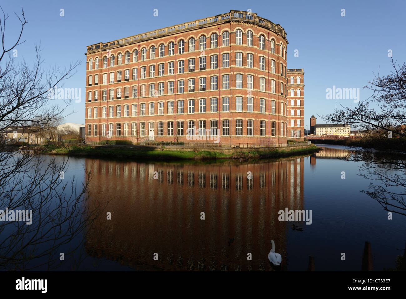 Anchor Mill Paisley, ehemalige Innenausbaumühle in Wohnungen auf dem River Cart, Seedhill Road, Renfrewshire, Schottland, Großbritannien umgewandelt Stockfoto