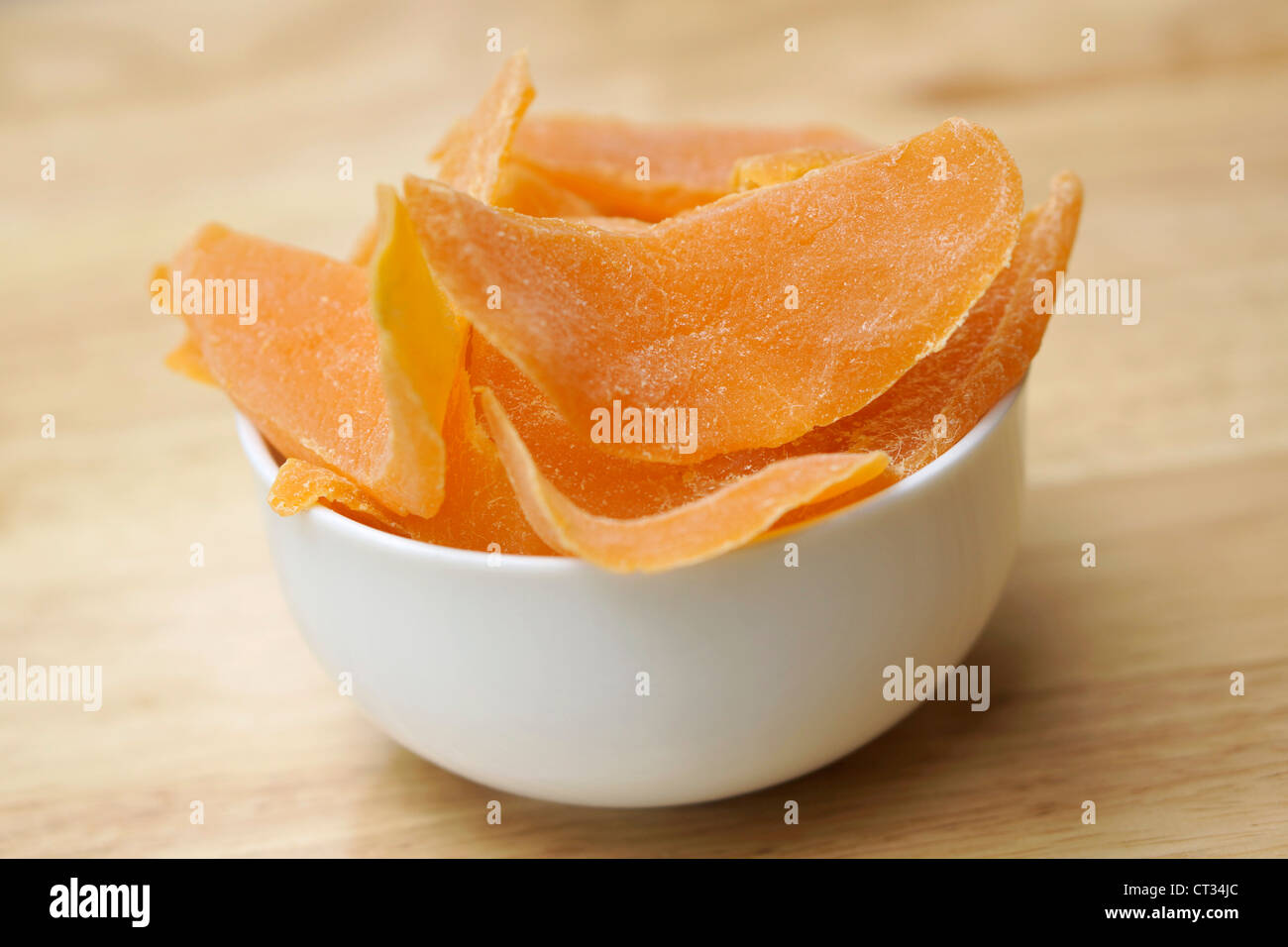 Getrocknete Mango Scheiben in einer Schüssel, Scheiben getrocknete Mango Stockfoto