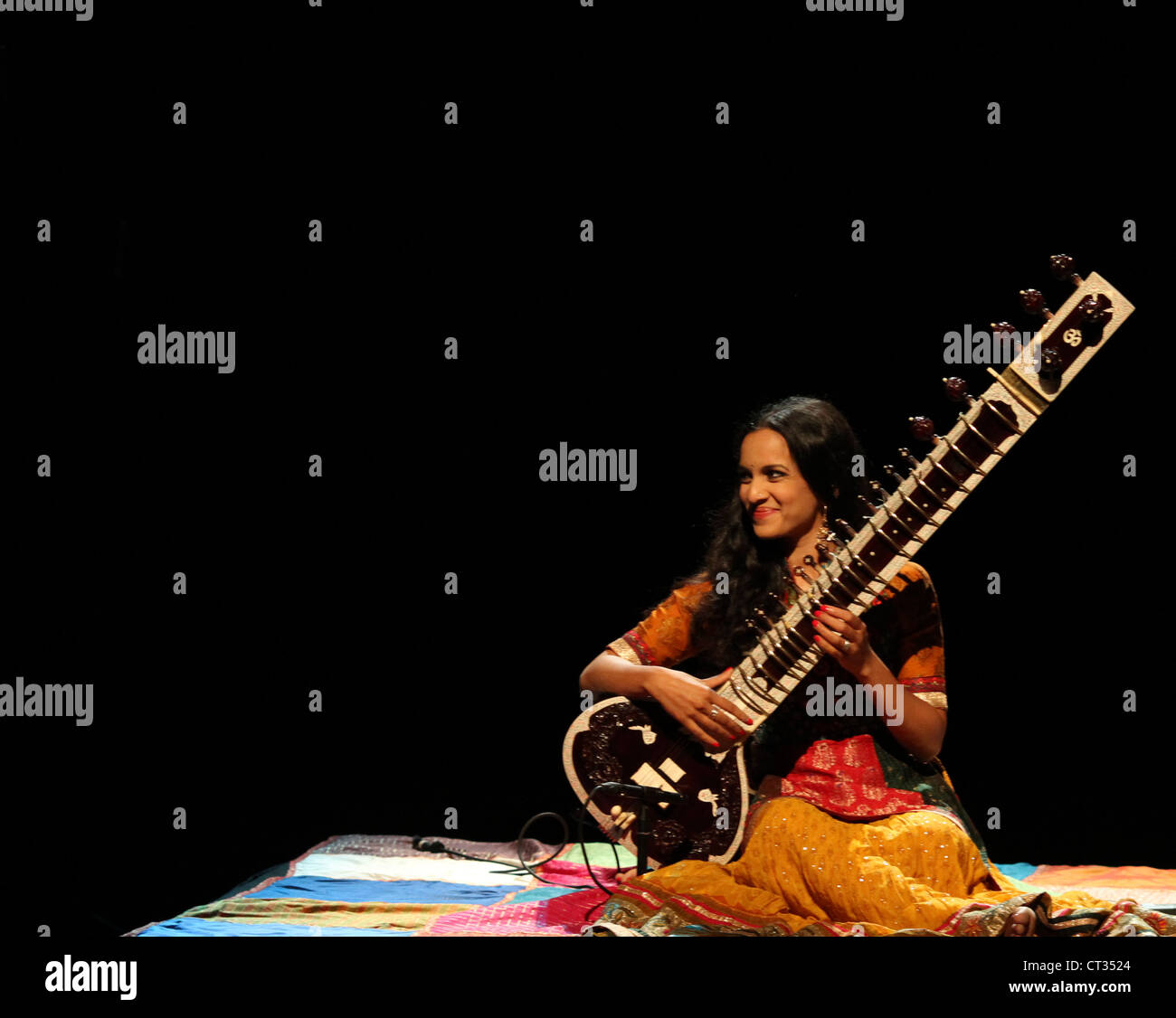 Sitar Fotos und Bildmaterial in hoher Auflösung Alamy