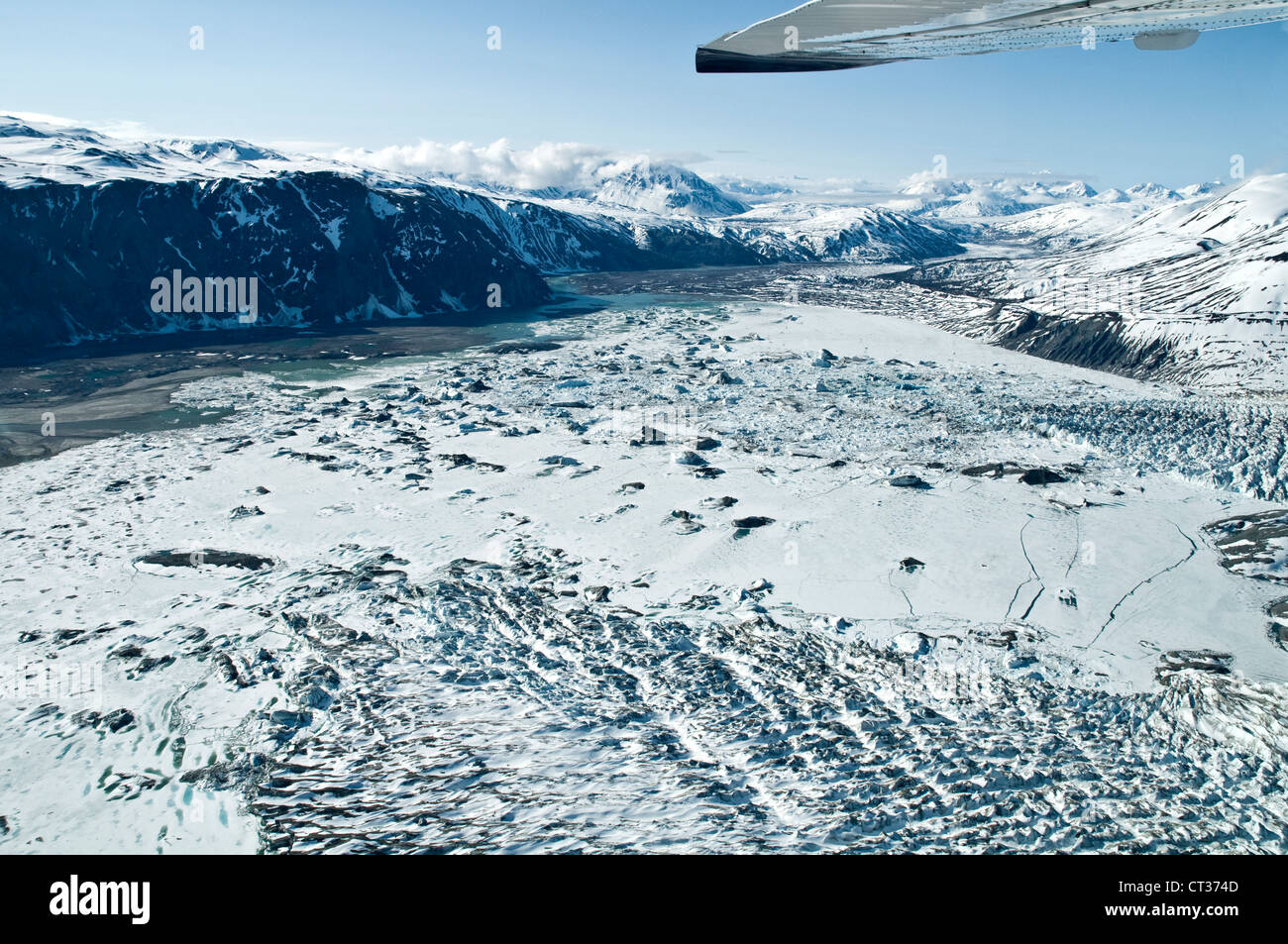 Luftaufnahme der Eisfelder des Lowell Glacier im Kluane National Park im Yukon Territory, Kanada. Stockfoto