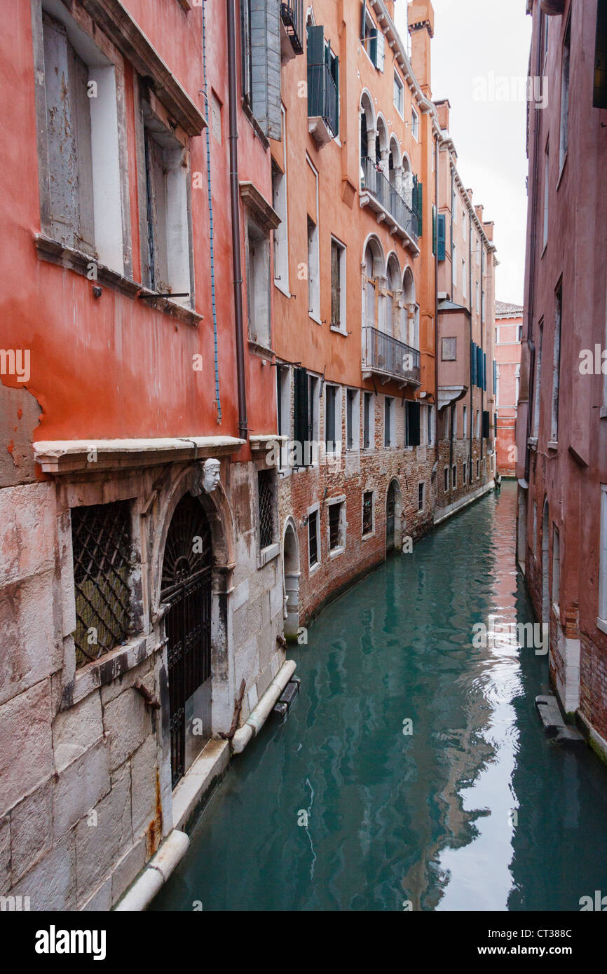 Venedig, Veneto, Italien, Europa. Kanal mit historischen Gebäuden Blick Stockfoto