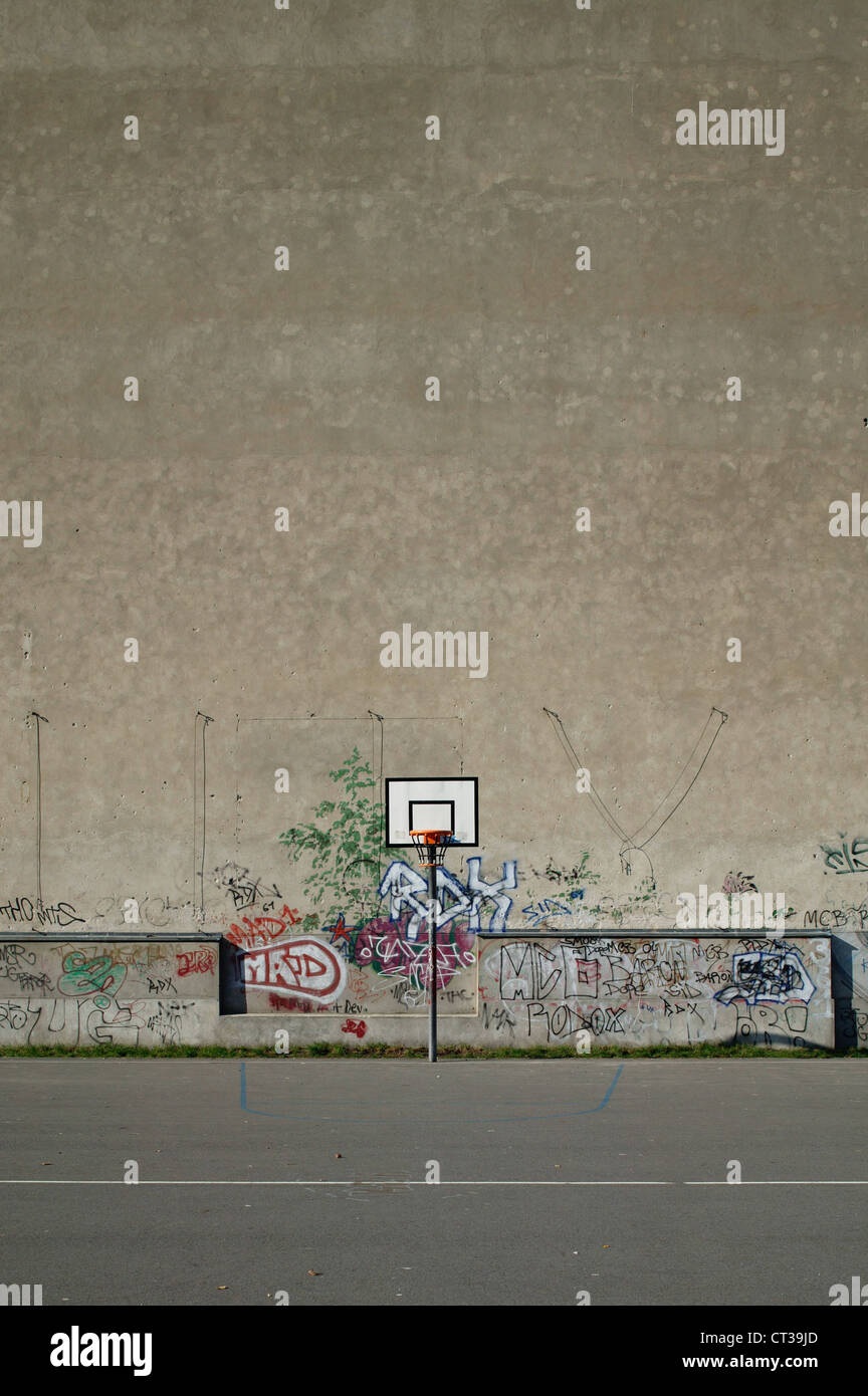 Berlin basketball court kreuzberg -Fotos und -Bildmaterial in hoher  Auflösung – Alamy