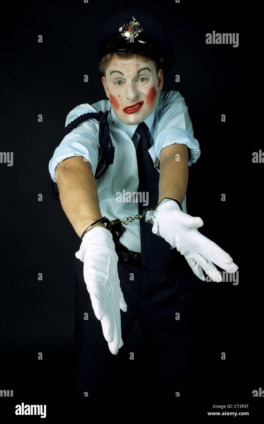 Der Klimperclown Was Die Polizei Übersehen Hat - 29r26aw