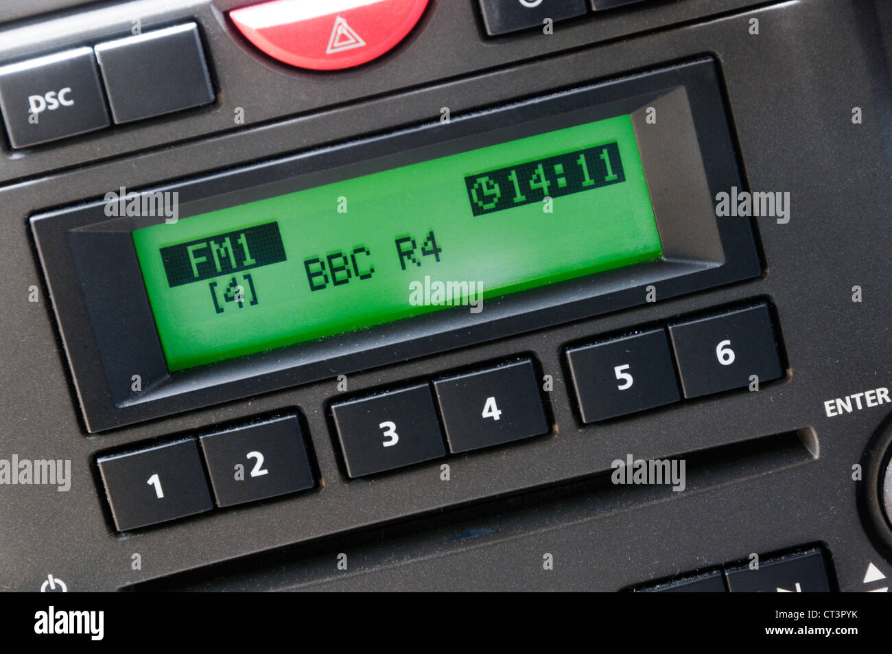 BBC Radio 4 Display auf analogen Autoradio. Stockfoto