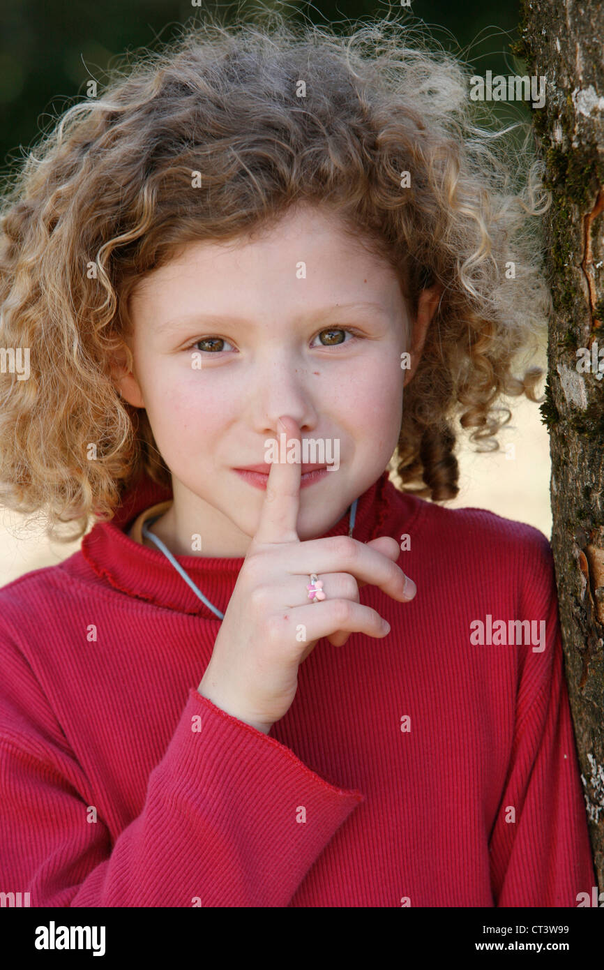 PORTRÄT EINES KINDES, 5/12 Stockfoto