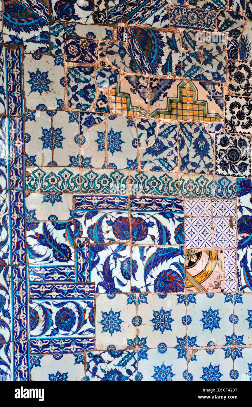 Türkei, Istanbul, Rustem Pasa Moschee, alte dekorative Fliesen Stockfoto