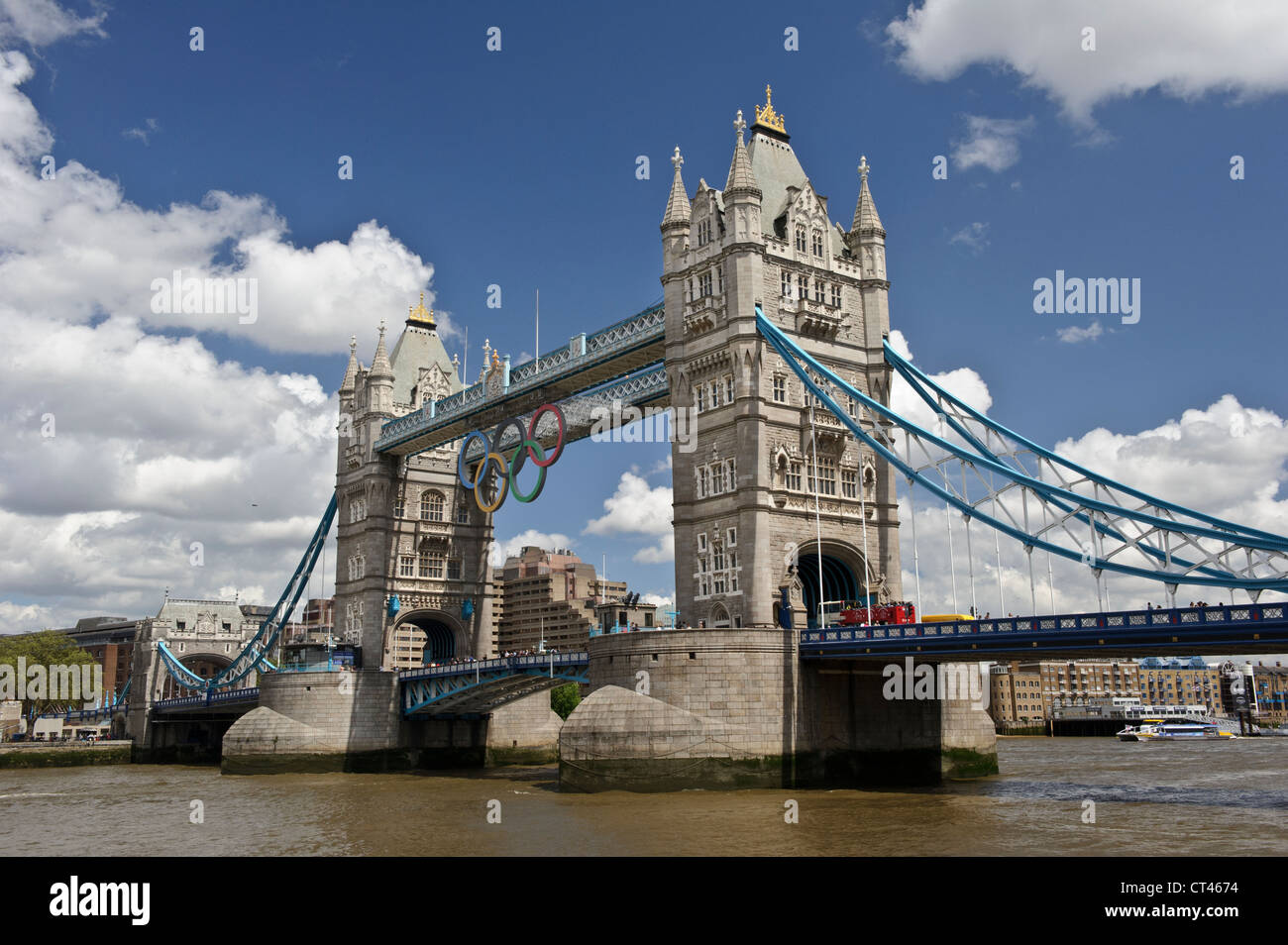 Die Tower Bridge, London, England, UK. Stockfoto