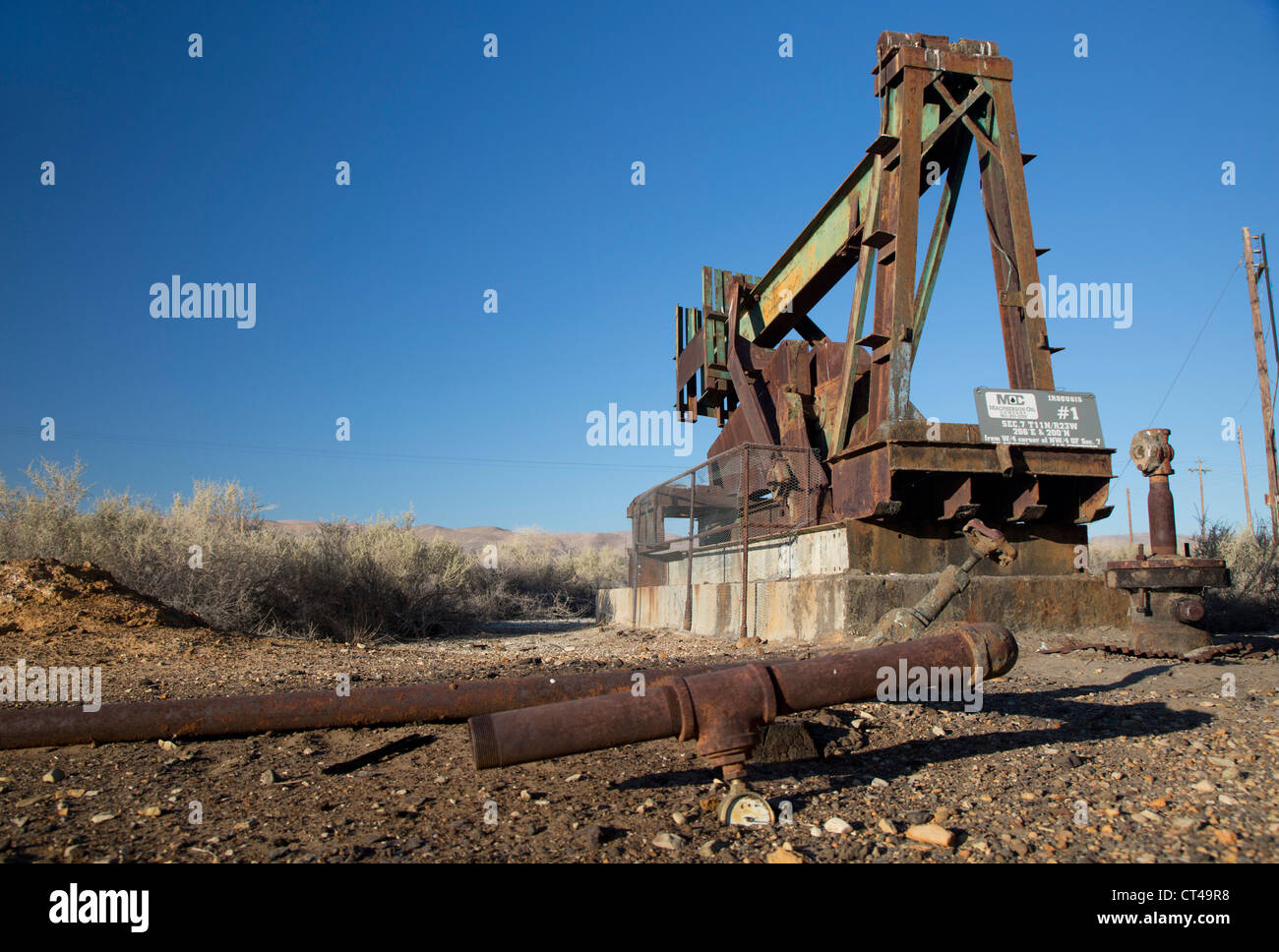 Maricopa, Kalifornien - eine verlassene Ölquelle im Bereich Öl und Gas im südlichen San Joaquin Valley. Stockfoto