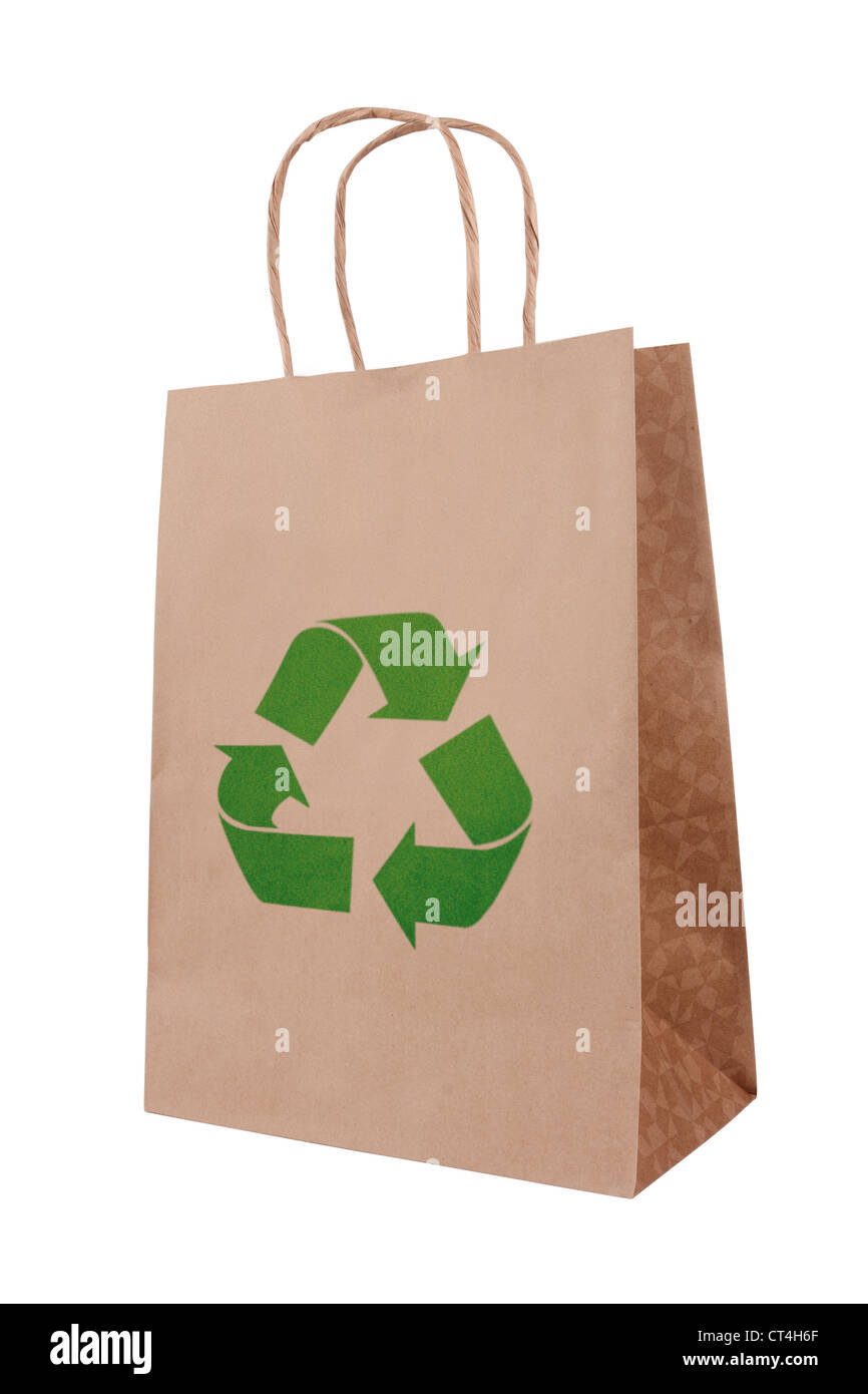 Ökologische braune Papiertüte mit Recyclingsymbol Stockfoto