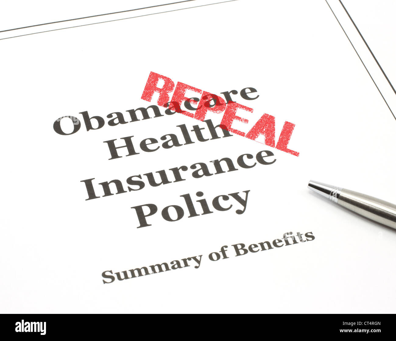 Obamacare Gesundheitswesen Versicherungsprogramm Regierungspolitik mit einem Stift unterschriftsreif. Stockfoto