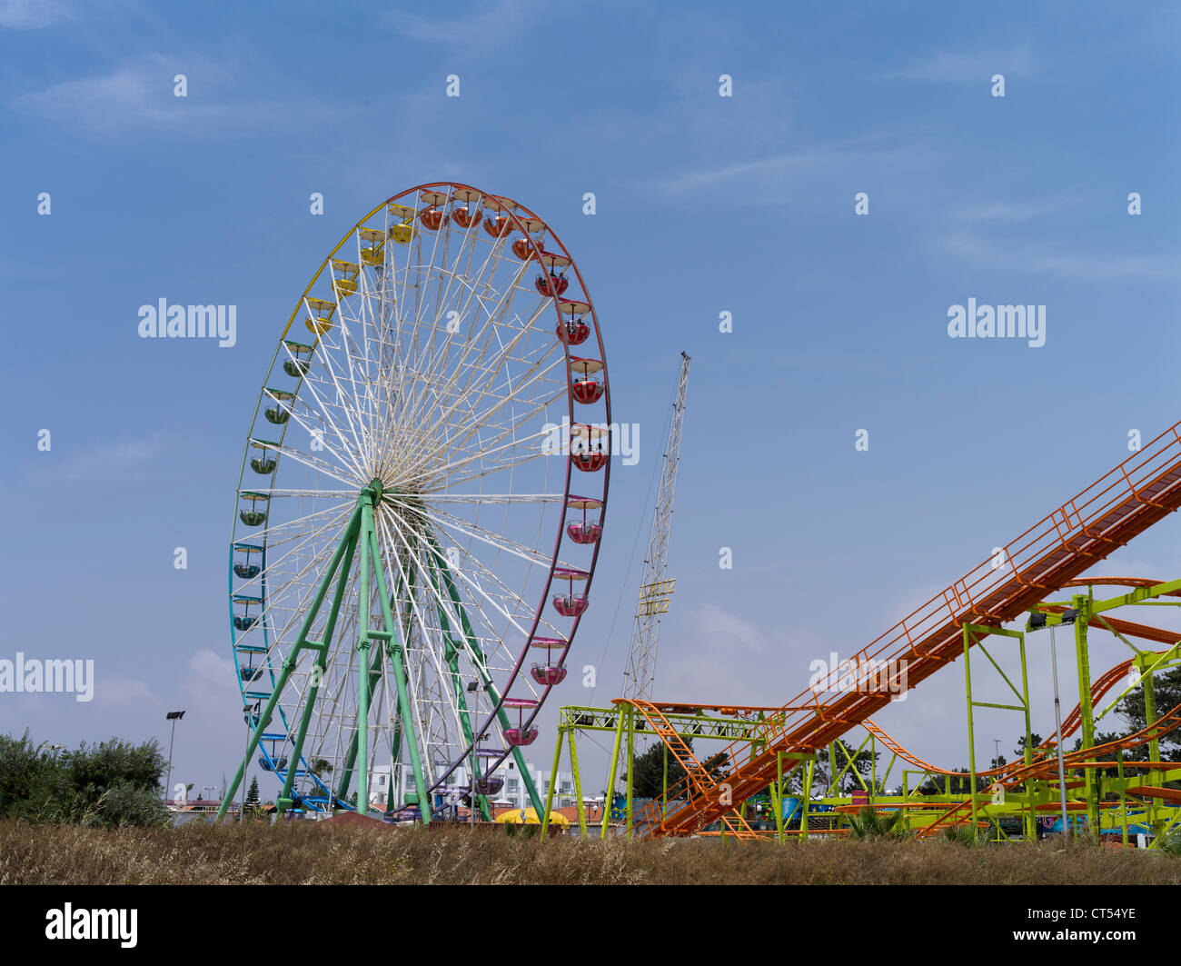dh Parko Paliatso Luna Park AYIA NAPA CYPRUS Funfair Big Wheel und Fairground Rides bigwheel Stockfoto
