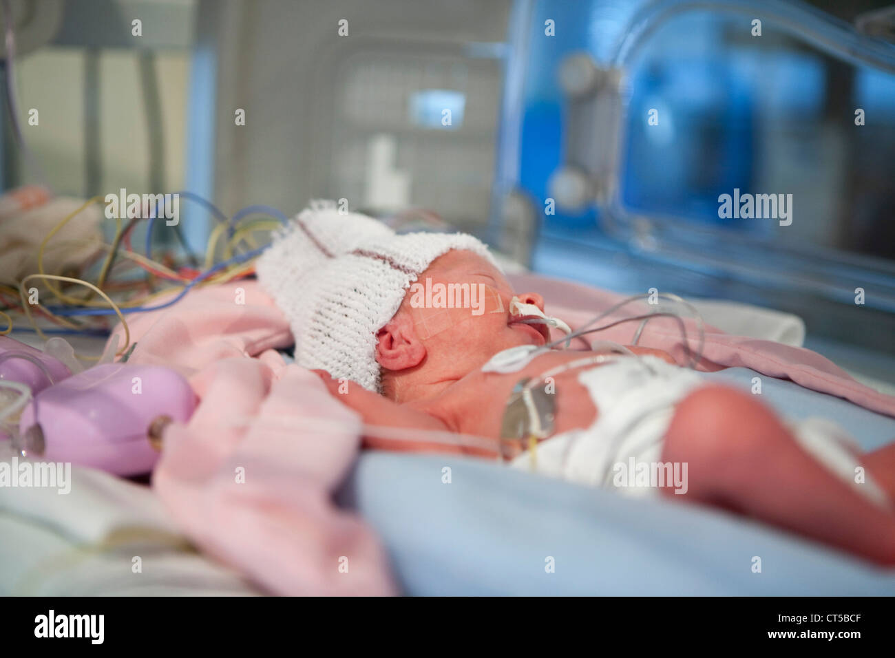 Eeg Baby Stockfotos Und Bilder Kaufen Alamy