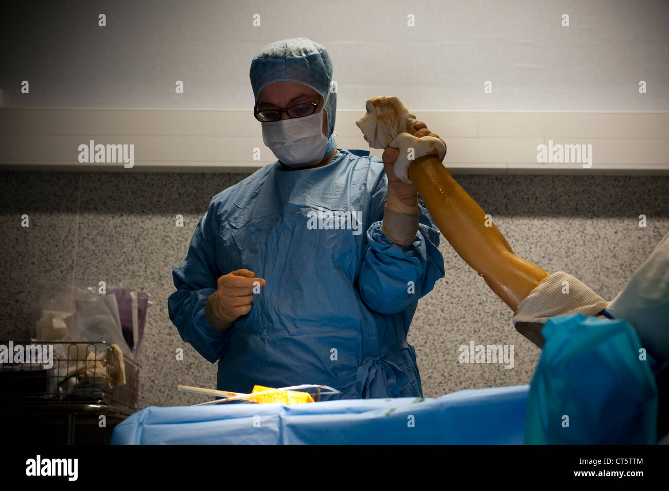 Carpal operation Fotos und Bildmaterial in hoher Auflösung Alamy