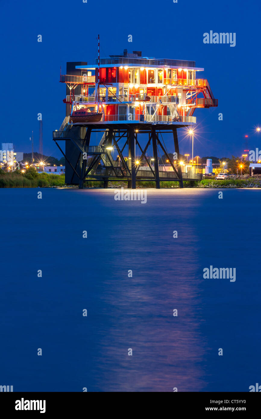Amsterdam REM-Eiland, REM-Insel-Restaurant. Ein ehemalige Nordsee-Piraten TV-Sender jetzt im Amsterdamer Hafen, Hafen docklands Stockfoto