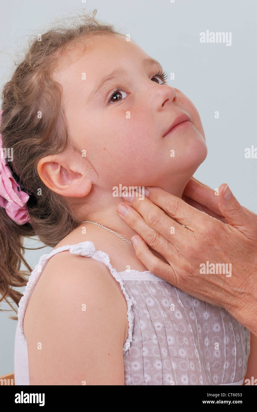 Lymphknoten, kind -Fotos und -Bildmaterial in hoher Auflösung – Alamy